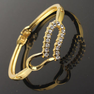 Gifts 4 All - Heart Crystal Gold tone bracelet Gifts 4 All - Heart Crystal Gold tone bracelet